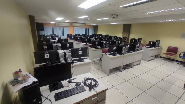 ห้องปฏิบัติการคอมพิวเตอร์ 4
