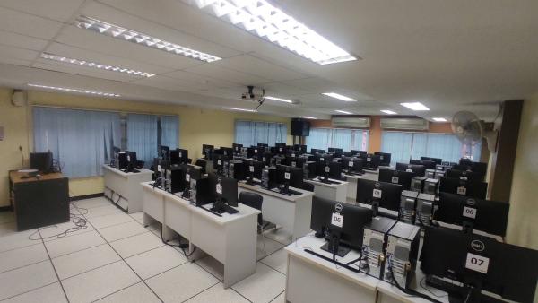 ห้องปฏิบัติการคอมพิวเตอร์ 6