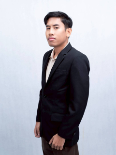 นายธีรภัทร ศรีทองกุล (ธี)